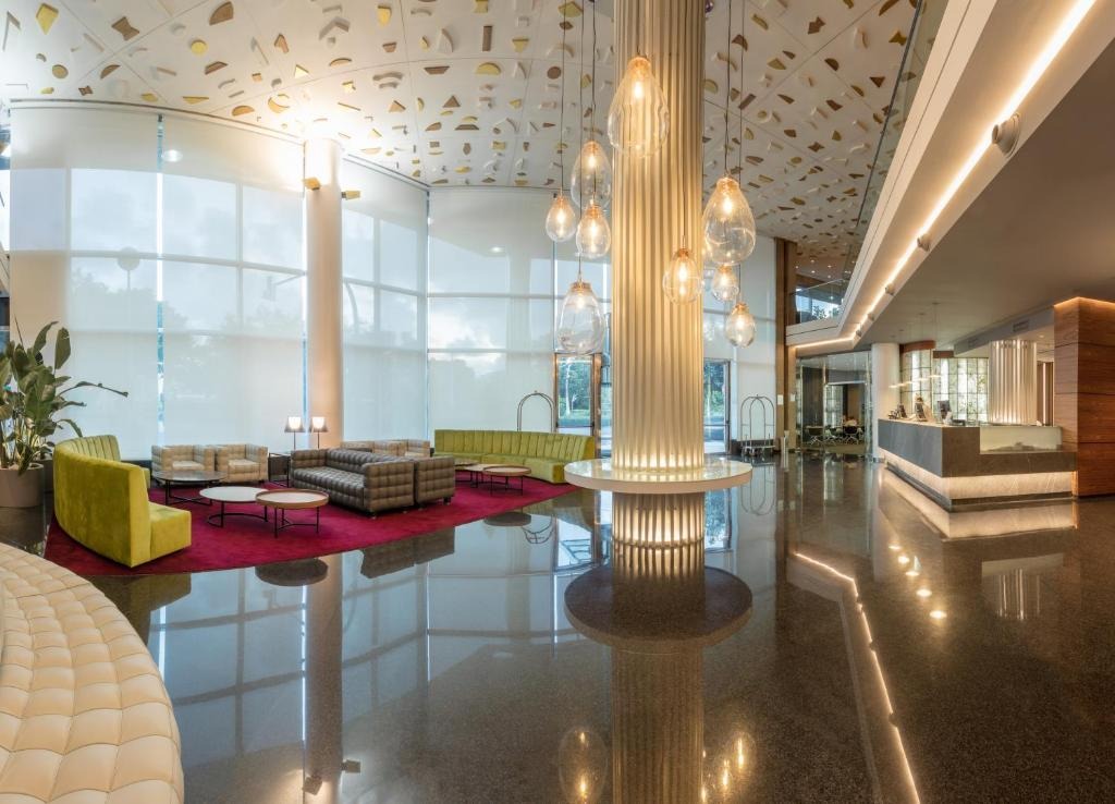 هتل والنسیا پالاس